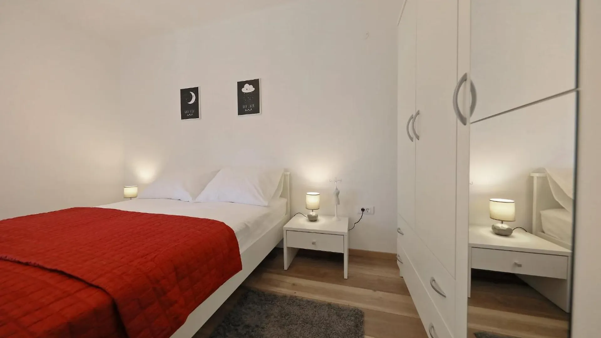 Apartment In Zadar Near The Old Town- By Ta Leut Agency Brodarica