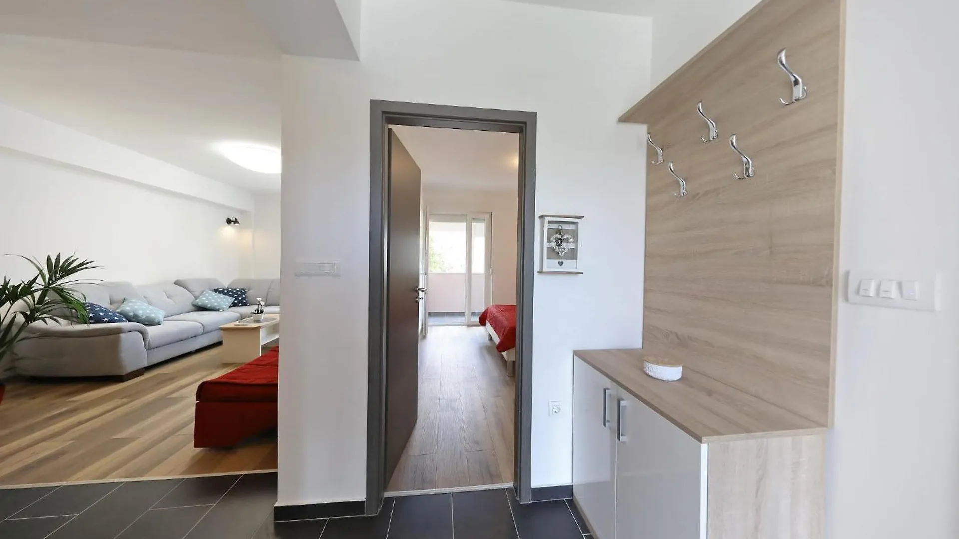 Apartment In Zadar Near The Old Town- By Ta Leut Agency Brodarica