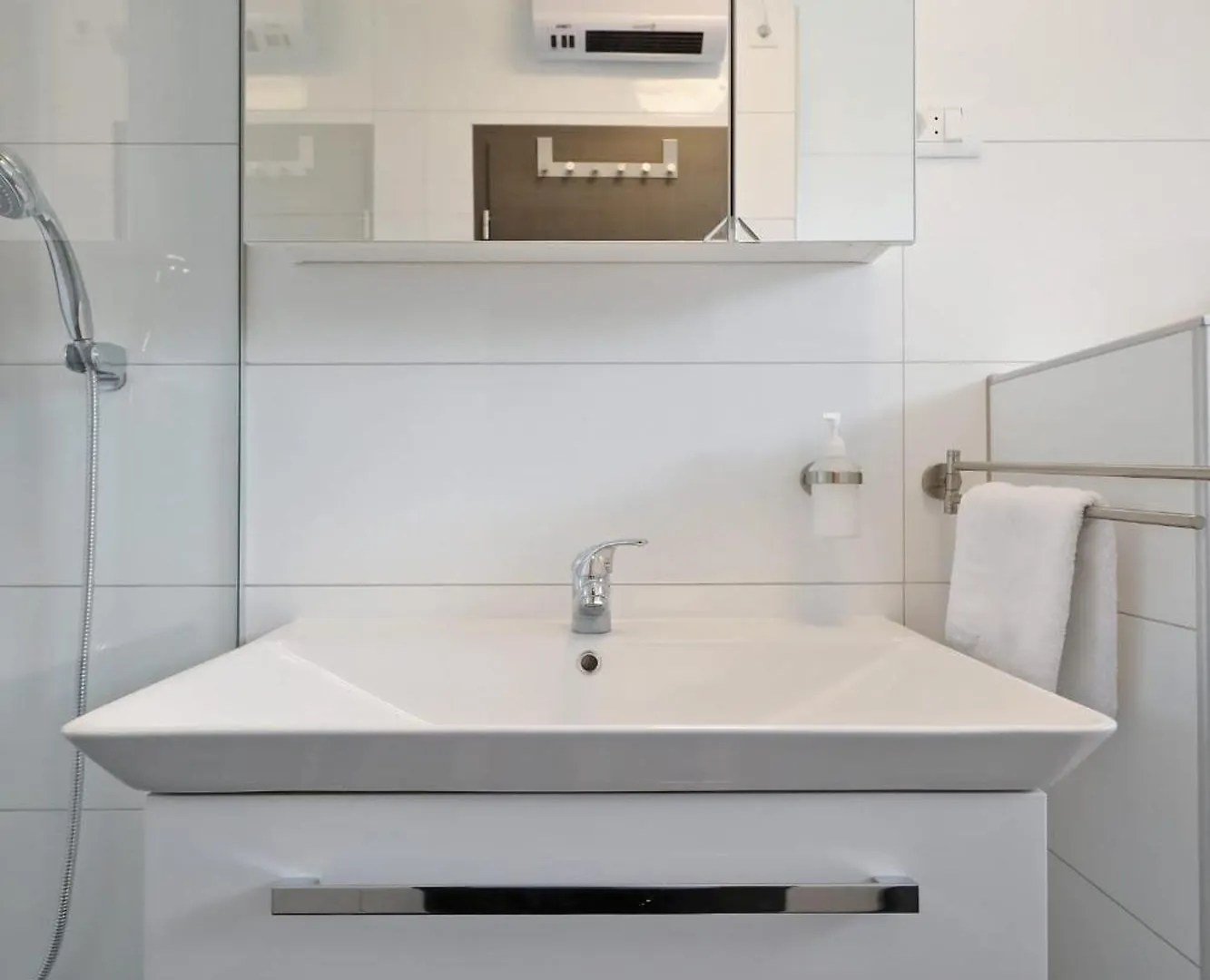 Apartment In Zadar Near The Old Town- By Ta Leut Agency Brodarica